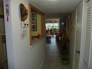 Stunning 1 bed, 1.5 bath, 1st-floor unit in 55+ community! on Sunrise Lakes Phase IV Golf Course in Florida - for sale on GolfHomes.com, golf home, golf lot
