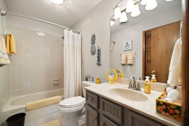 Exquisite year round Lakeview upper level condo located in on Woodson Bend Resort in Kentucky - for sale on GolfHomes.com, golf home, golf lot