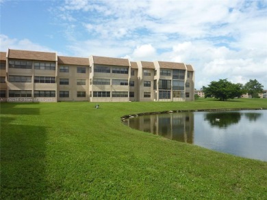 Stunning 1 bed, 1.5 bath, 1st-floor unit in 55+ community! on Sunrise Lakes Phase IV Golf Course in Florida - for sale on GolfHomes.com, golf home, golf lot