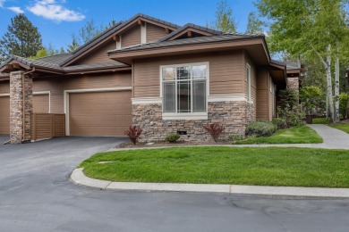 Rare Single Level Broken Top townhome with beautiful 18th on Broken Top Club in Oregon - for sale on GolfHomes.com, golf home, golf lot