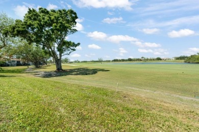 Great Mid-County Location. Minutes to Tampa, St Pete, Airports on Feather Sound Country Club in Florida - for sale on GolfHomes.com, golf home, golf lot