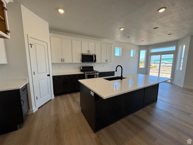 YOU'VE FOUND IT! DREAM HOME DREAM LOCATION *MOVE IN READY!!!** on Schneiters Riverside Golf Course in Utah - for sale on GolfHomes.com, golf home, golf lot