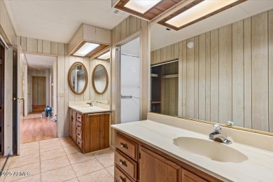 Welcome to this well maintained home in the heart of Sun Lakes! on Sun Lakes Country Club in Arizona - for sale on GolfHomes.com, golf home, golf lot