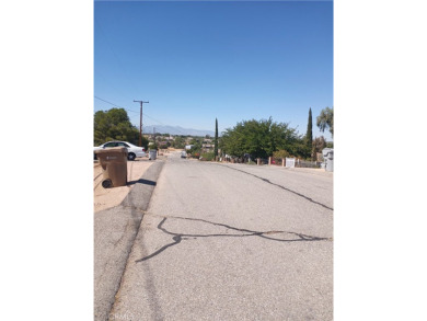 Drastic reduction in price, due to the condition after the on Hesperia Golf and Country Club in California - for sale on GolfHomes.com, golf home, golf lot