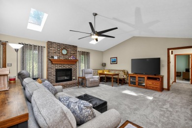 Acre lot in Eagle's Nest with updates where it counts and room on Eagles Nest Country Club in Kentucky - for sale on GolfHomes.com, golf home, golf lot