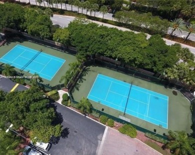 !GREAT INVESTOR OPORTUNITY! BEAUTIFUL SPACIOUS AND on Turnberry Isle Resort and Club in Florida - for sale on GolfHomes.com, golf home, golf lot