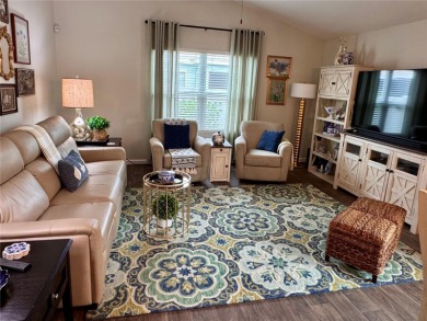 This immaculate 2 bedroom, 2 bath Moonstone Patio Villa offers 1 on Pennbrooke Fairways in Florida - for sale on GolfHomes.com, golf home, golf lot
