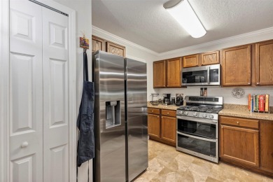 Affordable, Updated Villa in Sought-After Arlington Ridge - on Arlington Ridge Golf Club in Florida - for sale on GolfHomes.com, golf home, golf lot