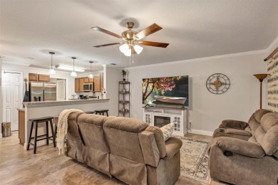 Affordable, Updated Villa in Sought-After Arlington Ridge - on Arlington Ridge Golf Club in Florida - for sale on GolfHomes.com, golf home, golf lot