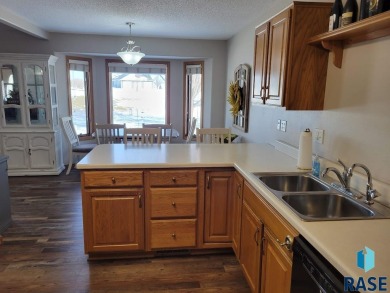 Middle unit of a Lake Golf Course (Lake Madison) ranch tri-plex on Lakes Golf Course in South Dakota - for sale on GolfHomes.com, golf home, golf lot