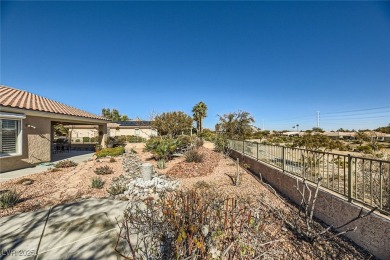 Beautifully maintained, move-in ready home located on the 3rd on Siena Golf Club in Nevada - for sale on GolfHomes.com, golf home, golf lot
