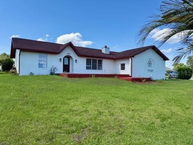 Newly Renovated, 3 Bedroom, 2 Bath, 2 Car, Side Entry Garage on Rainbow Springs Golf and Country Club in Florida - for sale on GolfHomes.com, golf home, golf lot