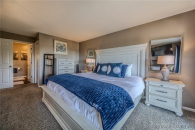 Unbelievably Gorgeous Condo! Step inside this warm, welcoming, & on Seasons Ridge At Four Seasons in Missouri - for sale on GolfHomes.com, golf home, golf lot