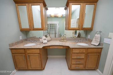 Don't miss this one level all brick home with a split floor plan on Pinehurst Golf Course No. 8 in North Carolina - for sale on GolfHomes.com, golf home, golf lot