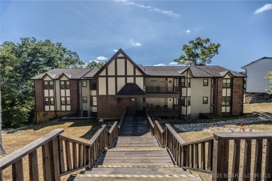 Unbelievably Gorgeous Condo! Step inside this warm, welcoming, & on Seasons Ridge At Four Seasons in Missouri - for sale on GolfHomes.com, golf home, golf lot
