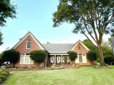 Exceptional 5BR/4.5BA home in Halle Plantation on a cove with on Memphis National Golf Club in Tennessee - for sale on GolfHomes.com, golf home, golf lot