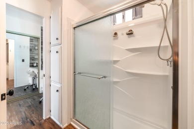 This charming and well-maintained, recently updated 2-bedroom on Fountain of the Sun Country Club in Arizona - for sale on GolfHomes.com, golf home, golf lot