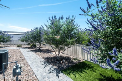 This charming and well-maintained, recently updated 2-bedroom on Fountain of the Sun Country Club in Arizona - for sale on GolfHomes.com, golf home, golf lot