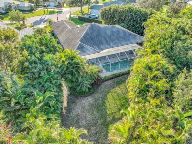 Meticulously Maintained 3BR/3BA  plus den Pool Home in Meadowood on Meadowood Golf and Tennis Club in Florida - for sale on GolfHomes.com, golf home, golf lot