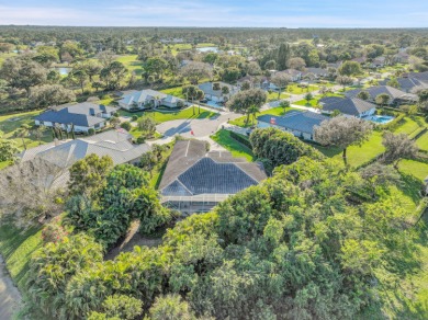 Meticulously Maintained 3BR/3BA  plus den Pool Home in Meadowood on Meadowood Golf and Tennis Club in Florida - for sale on GolfHomes.com, golf home, golf lot