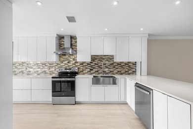 LAST UNIT REMAINING WITH NEW BUYER INCENTIVE! Photos virtually on Hunters Run Golf and Country Club in Florida - for sale on GolfHomes.com, golf home, golf lot