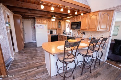 Welcome to your perfect Pocono retreat! This charming on The Hideout Golf in Pennsylvania - for sale on GolfHomes.com, golf home, golf lot