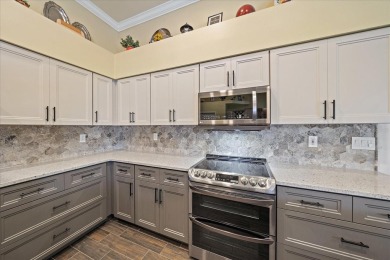Live the Florida Dream in Stoneybrook golf community!

Welcome on Stoneybrook Golf Club in Florida - for sale on GolfHomes.com, golf home, golf lot