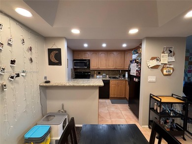 Well Maintained 3rd Floor 1 bedroom/1.5 bath condo in on Inverrary Country Club in Florida - for sale on GolfHomes.com, golf home, golf lot