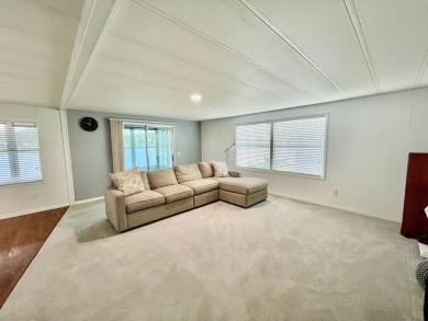 LAKEFRONT, SELLER IS VERY MOTIVATED, BRING ALL OFFERS! Home is on Water Oak Country Club Estates in Florida - for sale on GolfHomes.com, golf home, golf lot