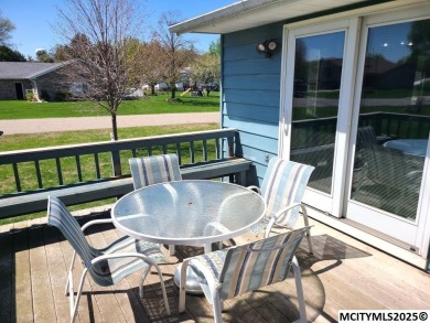 Great 3 bedroom, 1.5 bath split level home with an attached 2 on Linn Grove Country Club in Iowa - for sale on GolfHomes.com, golf home, golf lot