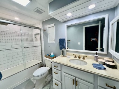 LAKEFRONT, SELLER IS VERY MOTIVATED, BRING ALL OFFERS! Home is on Water Oak Country Club Estates in Florida - for sale on GolfHomes.com, golf home, golf lot