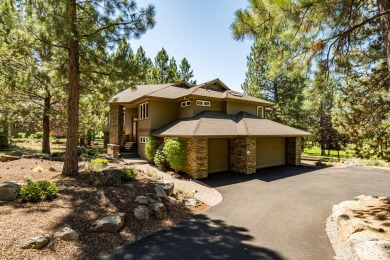 Sheltered along the 10th Fairway of the championship Awbrey Glen on Awbrey Glen Golf Club in Oregon - for sale on GolfHomes.com, golf home, golf lot