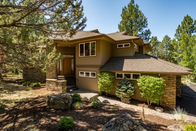 Sheltered along the 10th Fairway of the championship Awbrey Glen on Awbrey Glen Golf Club in Oregon - for sale on GolfHomes.com, golf home, golf lot