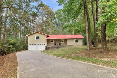 Nestled in a quiet cul-de-sac, this gem boasts 3 br 2ba with the on Rayburn Country Club in Texas - for sale on GolfHomes.com, golf home, golf lot