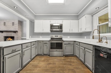 Nestled in a quiet cul-de-sac, this gem boasts 3 br 2ba with the on Rayburn Country Club in Texas - for sale on GolfHomes.com, golf home, golf lot