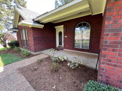 This lovely, one-owner, custom-built home is ready for its next on Northwood Hills Golf Club in Louisiana - for sale on GolfHomes.com, golf home, golf lot