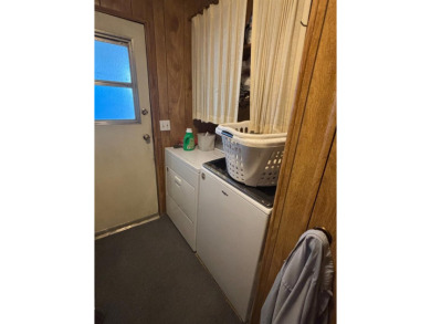 2 bedroom 2 bath mobile home located in the lovely suburban area on Sherwood Forest Golf Club in California - for sale on GolfHomes.com, golf home, golf lot