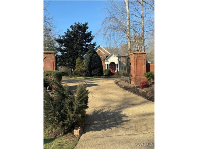 BEAUTIFUL TRANSITIONAL IN A GOLF COURSE COMMUNITY. THIS HOME HAS on Lake Chesdin Golfers Club in Virginia - for sale on GolfHomes.com, golf home, golf lot