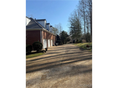 BEAUTIFUL TRANSITIONAL IN A GOLF COURSE COMMUNITY. THIS HOME HAS on Lake Chesdin Golfers Club in Virginia - for sale on GolfHomes.com, golf home, golf lot