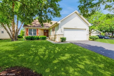 Discover this well-maintained Cartier model ranch in the 55+ on The Links at Carillon in Illinois - for sale on GolfHomes.com, golf home, golf lot