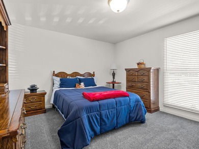 Welcome to this beautiful one-owner, all-brick 3-bedroom, 2.5 on River Falls Plantation in South Carolina - for sale on GolfHomes.com, golf home, golf lot