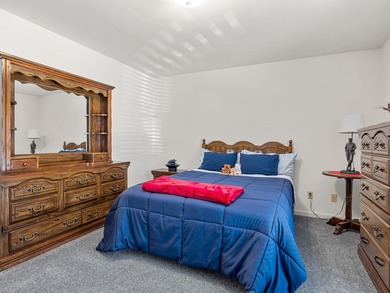 Welcome to this beautiful one-owner, all-brick 3-bedroom, 2.5 on River Falls Plantation in South Carolina - for sale on GolfHomes.com, golf home, golf lot