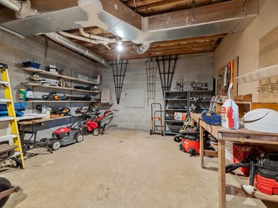 Welcome to this beautiful one-owner, all-brick 3-bedroom, 2.5 on River Falls Plantation in South Carolina - for sale on GolfHomes.com, golf home, golf lot