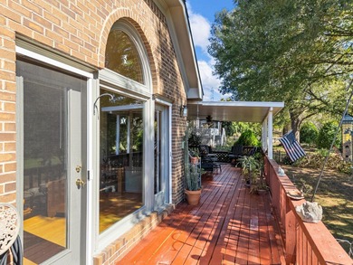 Welcome to this beautiful one-owner, all-brick 3-bedroom, 2.5 on River Falls Plantation in South Carolina - for sale on GolfHomes.com, golf home, golf lot