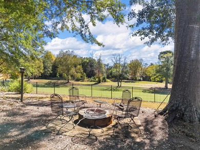 Welcome to this beautiful one-owner, all-brick 3-bedroom, 2.5 on River Falls Plantation in South Carolina - for sale on GolfHomes.com, golf home, golf lot