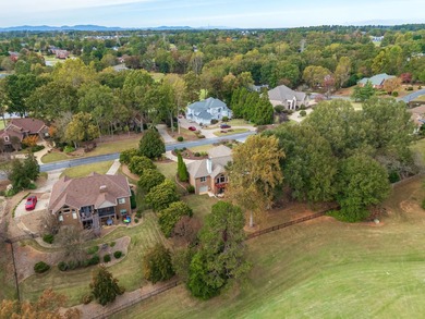 Welcome to this beautiful one-owner, all-brick 3-bedroom, 2.5 on River Falls Plantation in South Carolina - for sale on GolfHomes.com, golf home, golf lot