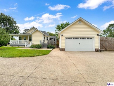 Perfectly positioned across from the golf course, this charming on Elizabethtown Country Club in Kentucky - for sale on GolfHomes.com, golf home, golf lot