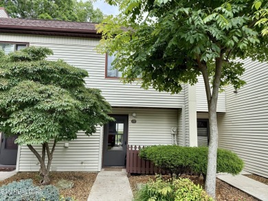 Welcome to 22 Wilshire Heights Drive -- a charming 2-bedroom, 1 on Stonehenge Golf Course in Tennessee - for sale on GolfHomes.com, golf home, golf lot