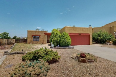 Beautiful home in gated community! This charming home is in the on Santa Fe Country Club in New Mexico - for sale on GolfHomes.com, golf home, golf lot