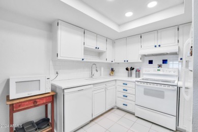 Check out this Scottsdale Gem! A 1 bed/1 bath on the 5th floor on Scottsdale Shadows in Arizona - for sale on GolfHomes.com, golf home, golf lot